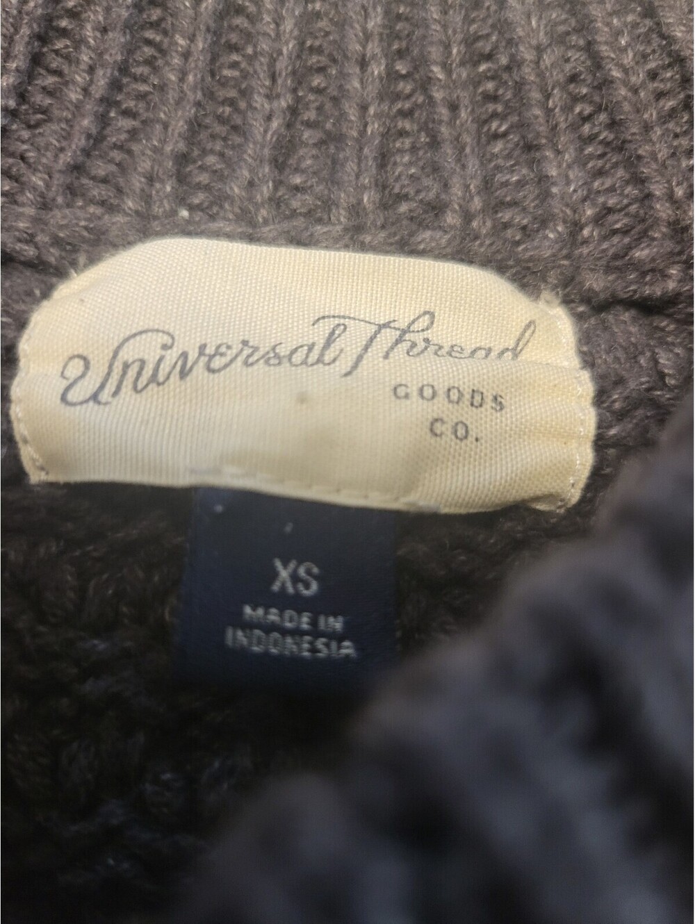 Universal Thread Women's XS Gray Waffle Knit Sweater